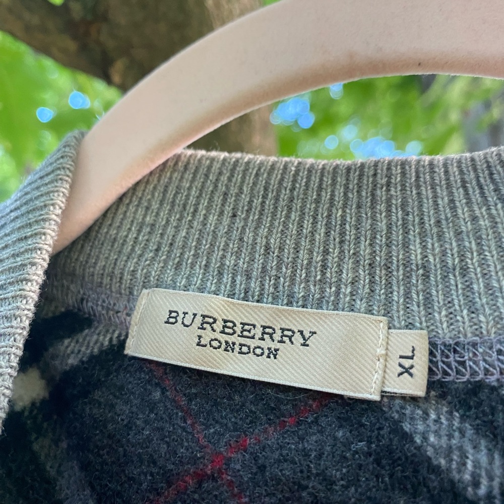 Beautiful grey Burberry sweater with plaid elbow patches- men’s XL